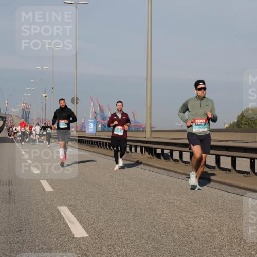 03.10.2025 - Köhlbrandbrückenlauf Fabian Wolf http://msf.ph/oto/9030459 03.10.2025 09:44:58 Position 3 1143 meine-sportfotos.de