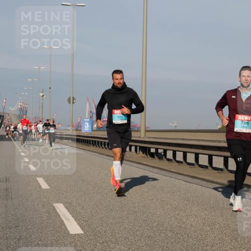 03.10.2025 - Köhlbrandbrückenlauf Fabian Wolf http://msf.ph/oto/9030535 03.10.2025 09:45:01 Position 3 3718, 2302, 1 meine-sportfotos.de