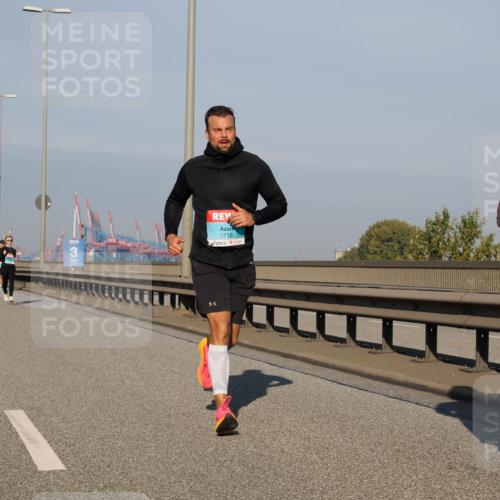 03.10.2025 - Köhlbrandbrückenlauf Fabian Wolf http://msf.ph/oto/9030557 03.10.2025 09:45:02 Position 3 3718, 2302 meine-sportfotos.de