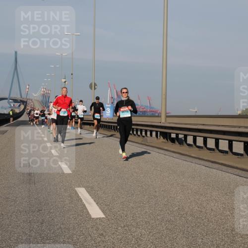 03.10.2025 - Köhlbrandbrückenlauf Fabian Wolf http://msf.ph/oto/9030642 03.10.2025 09:45:08 Position 3 3 meine-sportfotos.de