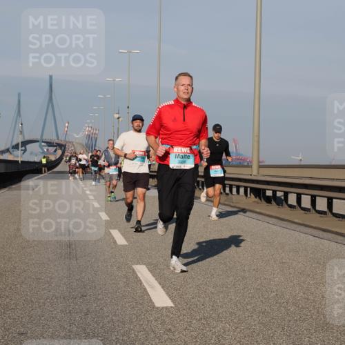 03.10.2025 - Köhlbrandbrückenlauf Fabian Wolf http://msf.ph/oto/9030741 03.10.2025 09:45:11 Position 3 3358 meine-sportfotos.de