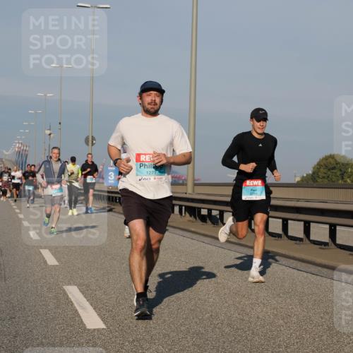 03.10.2025 - Köhlbrandbrückenlauf Fabian Wolf http://msf.ph/oto/9030800 03.10.2025 09:45:14 Position 3 3, 1271, 3749 meine-sportfotos.de