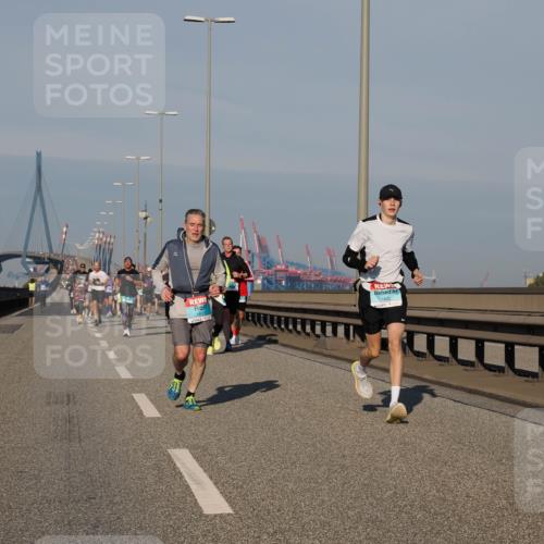 03.10.2025 - Köhlbrandbrückenlauf Fabian Wolf http://msf.ph/oto/9030849 03.10.2025 09:45:15 Position 3 1617, 1432 meine-sportfotos.de