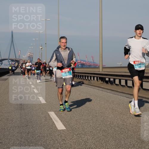 03.10.2025 - Köhlbrandbrückenlauf Fabian Wolf http://msf.ph/oto/9030879 03.10.2025 09:45:16 Position 3 161, 1432 meine-sportfotos.de