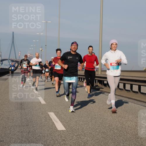 03.10.2025 - Köhlbrandbrückenlauf Fabian Wolf http://msf.ph/oto/9031040 03.10.2025 09:45:23 Position 3 3087, 3837 meine-sportfotos.de