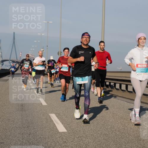 03.10.2025 - Köhlbrandbrückenlauf Fabian Wolf http://msf.ph/oto/9031056 03.10.2025 09:45:23 Position 3 3087, 3837 meine-sportfotos.de