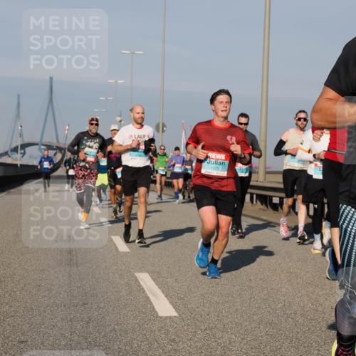 03.10.2025 - Köhlbrandbrückenlauf Fabian Wolf http://msf.ph/oto/9031099 03.10.2025 09:45:25 Position 3 1075, 3087 meine-sportfotos.de