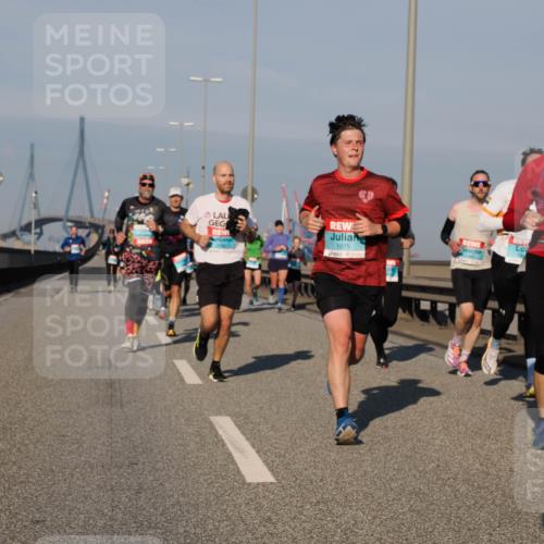 03.10.2025 - Köhlbrandbrückenlauf Fabian Wolf http://msf.ph/oto/9031104 03.10.2025 09:45:25 Position 3 1075 meine-sportfotos.de
