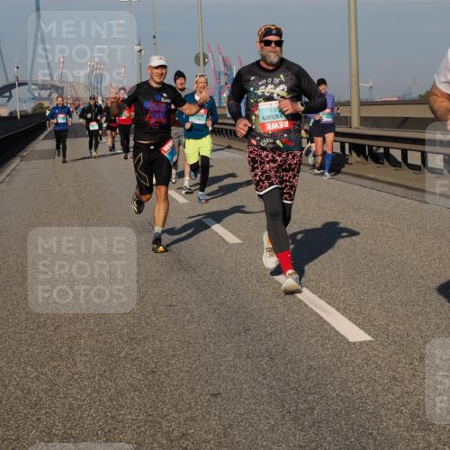 03.10.2025 - Köhlbrandbrückenlauf Fabian Wolf http://msf.ph/oto/9031152 03.10.2025 09:45:27 Position 3 90, 2788 meine-sportfotos.de