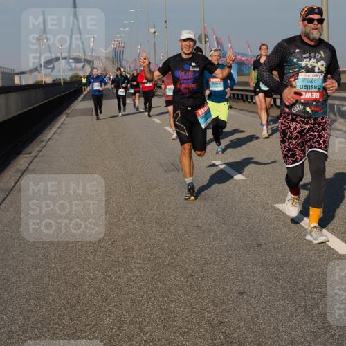 03.10.2025 - Köhlbrandbrückenlauf Fabian Wolf http://msf.ph/oto/9031161 03.10.2025 09:45:28 Position 3 10, 1063 meine-sportfotos.de
