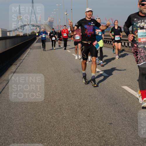 03.10.2025 - Köhlbrandbrückenlauf Fabian Wolf http://msf.ph/oto/9031165 03.10.2025 09:45:28 Position 3 10, 5, 1063 meine-sportfotos.de