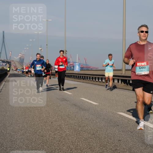 03.10.2025 - Köhlbrandbrückenlauf Fabian Wolf http://msf.ph/oto/9031252 03.10.2025 09:45:32 Position 3 3, 1411 meine-sportfotos.de