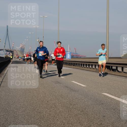 03.10.2025 - Köhlbrandbrückenlauf Fabian Wolf http://msf.ph/oto/9031267 03.10.2025 09:45:33 Position 3 3 meine-sportfotos.de