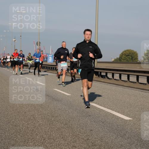 03.10.2025 - Köhlbrandbrückenlauf Fabian Wolf http://msf.ph/oto/9031454 03.10.2025 09:45:41 Position 3 3 meine-sportfotos.de