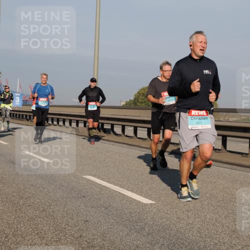 03.10.2025 - Köhlbrandbrückenlauf Fabian Wolf http://msf.ph/oto/9031510 03.10.2025 09:45:44 Position 3 3, 1077, 3137 meine-sportfotos.de