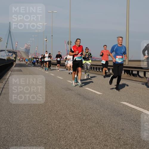 03.10.2025 - Köhlbrandbrückenlauf Fabian Wolf http://msf.ph/oto/9031531 03.10.2025 09:45:45 Position 3 2709, 1247 meine-sportfotos.de