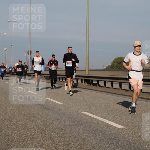 03.10.2025 - Köhlbrandbrückenlauf Fabian Wolf http://msf.ph/oto/9031630 03.10.2025 09:45:52 Position 3  meine-sportfotos.de