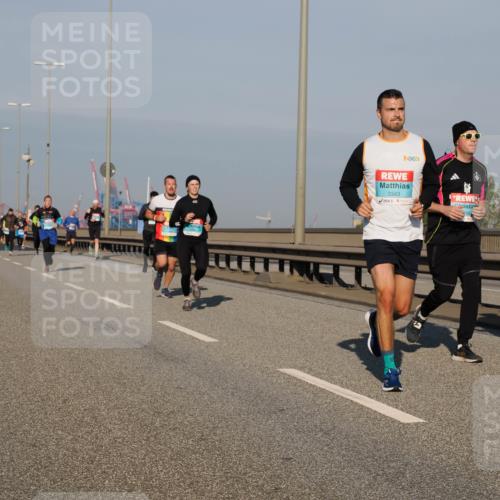03.10.2025 - Köhlbrandbrückenlauf Fabian Wolf http://msf.ph/oto/9031678 03.10.2025 09:45:56 Position 3 3343 meine-sportfotos.de