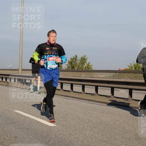 03.10.2025 - Köhlbrandbrückenlauf Fabian Wolf http://msf.ph/oto/9031817 03.10.2025 09:46:04 Position 3 3794, 3775 meine-sportfotos.de