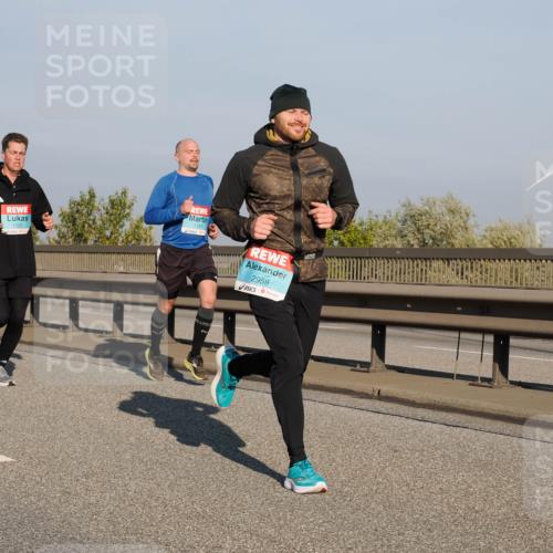 03.10.2025 - Köhlbrandbrückenlauf Fabian Wolf http://msf.ph/oto/9031928 03.10.2025 09:46:10 Position 3 1122, 1157, 2959 meine-sportfotos.de