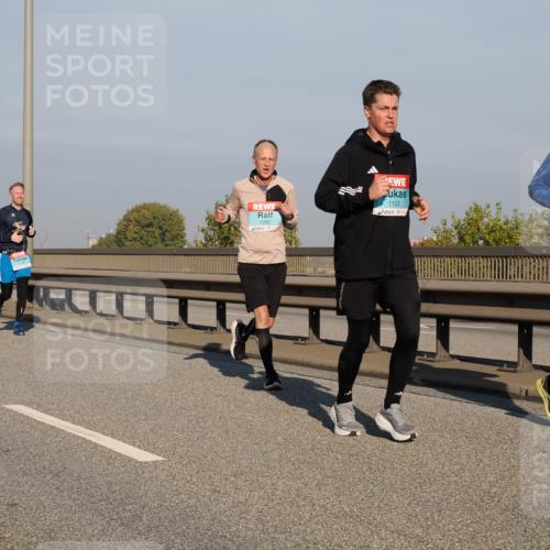 03.10.2025 - Köhlbrandbrückenlauf Fabian Wolf http://msf.ph/oto/9031940 03.10.2025 09:46:11 Position 3 1082, 1122, 1157 meine-sportfotos.de
