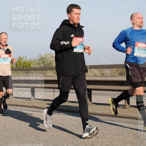 03.10.2025 - Köhlbrandbrückenlauf Fabian Wolf http://msf.ph/oto/9031961 03.10.2025 09:46:12 Position 3 1122, 1082, 1157 meine-sportfotos.de