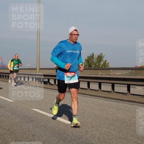 03.10.2025 - Köhlbrandbrückenlauf Fabian Wolf http://msf.ph/oto/9032065 03.10.2025 09:46:17 Position 3 1021 meine-sportfotos.de