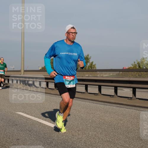 03.10.2025 - Köhlbrandbrückenlauf Fabian Wolf http://msf.ph/oto/9032069 03.10.2025 09:46:17 Position 3 1021 meine-sportfotos.de