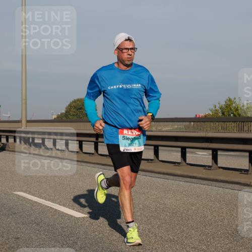 03.10.2025 - Köhlbrandbrückenlauf Fabian Wolf http://msf.ph/oto/9032078 03.10.2025 09:46:18 Position 3 1021 meine-sportfotos.de