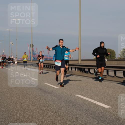 03.10.2025 - Köhlbrandbrückenlauf Fabian Wolf http://msf.ph/oto/9032222 03.10.2025 09:46:25 Position 3 1115, 1133 meine-sportfotos.de