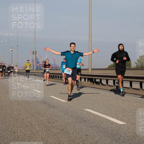 03.10.2025 - Köhlbrandbrückenlauf Fabian Wolf http://msf.ph/oto/9032228 03.10.2025 09:46:25 Position 3 1133 meine-sportfotos.de