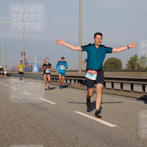 03.10.2025 - Köhlbrandbrückenlauf Fabian Wolf http://msf.ph/oto/9032255 03.10.2025 09:46:26 Position 3 1115 meine-sportfotos.de