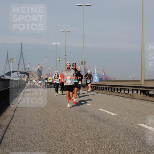 03.10.2025 - Köhlbrandbrückenlauf Fabian Wolf http://msf.ph/oto/9032387 03.10.2025 09:46:34 Position 3 3 meine-sportfotos.de