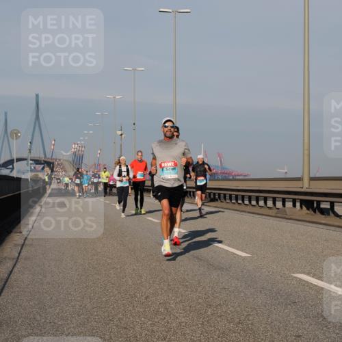 03.10.2025 - Köhlbrandbrückenlauf Fabian Wolf http://msf.ph/oto/9032412 03.10.2025 09:46:35 Position 3 10711 meine-sportfotos.de