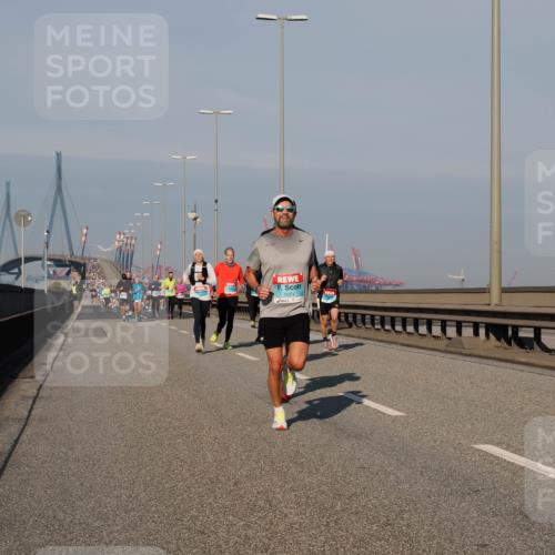 03.10.2025 - Köhlbrandbrückenlauf Fabian Wolf http://msf.ph/oto/9032416 03.10.2025 09:46:35 Position 3 1071 meine-sportfotos.de