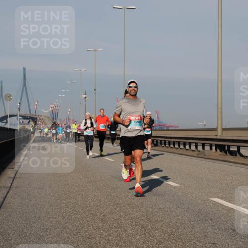 03.10.2025 - Köhlbrandbrückenlauf Fabian Wolf http://msf.ph/oto/9032422 03.10.2025 09:46:35 Position 3 1071 meine-sportfotos.de