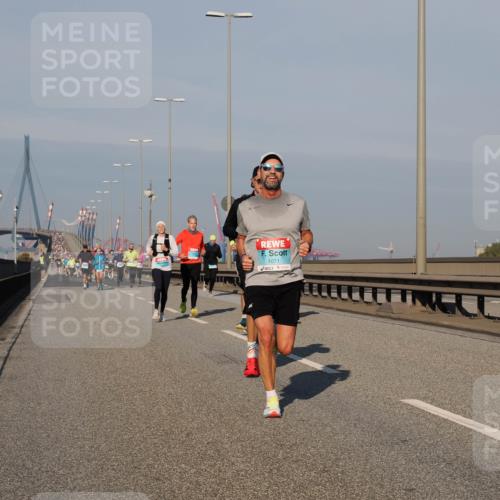 03.10.2025 - Köhlbrandbrückenlauf Fabian Wolf http://msf.ph/oto/9032430 03.10.2025 09:46:36 Position 3 1071 meine-sportfotos.de