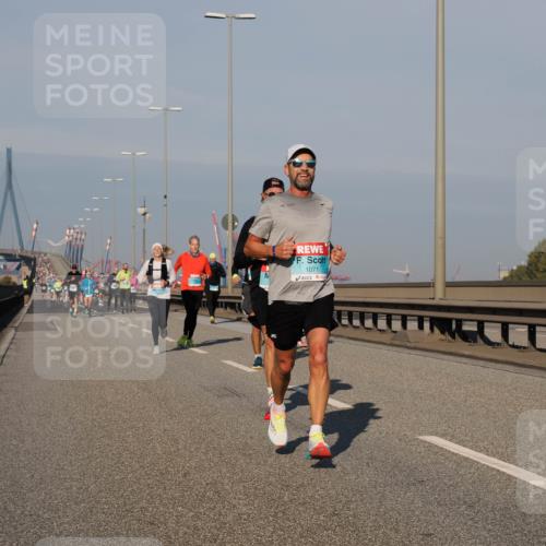 03.10.2025 - Köhlbrandbrückenlauf Fabian Wolf http://msf.ph/oto/9032434 03.10.2025 09:46:36 Position 3 1071 meine-sportfotos.de