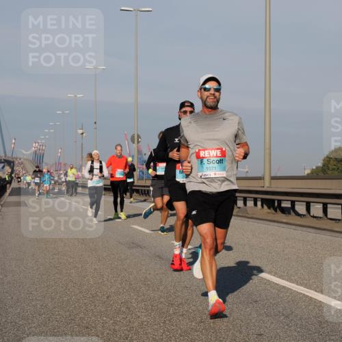 03.10.2025 - Köhlbrandbrückenlauf Fabian Wolf http://msf.ph/oto/9032445 03.10.2025 09:46:36 Position 3 1071 meine-sportfotos.de