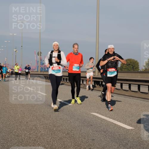 03.10.2025 - Köhlbrandbrückenlauf Fabian Wolf http://msf.ph/oto/9032522 03.10.2025 09:46:40 Position 3 3719, 1553, 3091 meine-sportfotos.de
