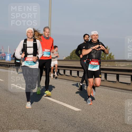 03.10.2025 - Köhlbrandbrückenlauf Fabian Wolf http://msf.ph/oto/9032543 03.10.2025 09:46:41 Position 3 3, 1553, 3719, 3091 meine-sportfotos.de