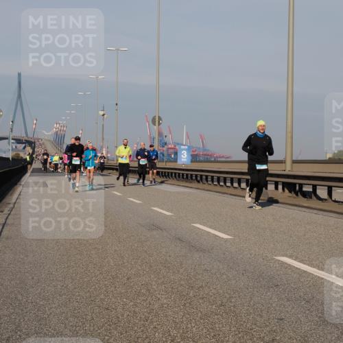 03.10.2025 - Köhlbrandbrückenlauf Fabian Wolf http://msf.ph/oto/9032563 03.10.2025 09:46:43 Position 3 3 meine-sportfotos.de