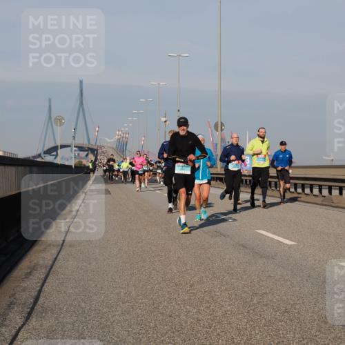 03.10.2025 - Köhlbrandbrückenlauf Fabian Wolf http://msf.ph/oto/9032673 03.10.2025 09:46:48 Position 3 3307 meine-sportfotos.de