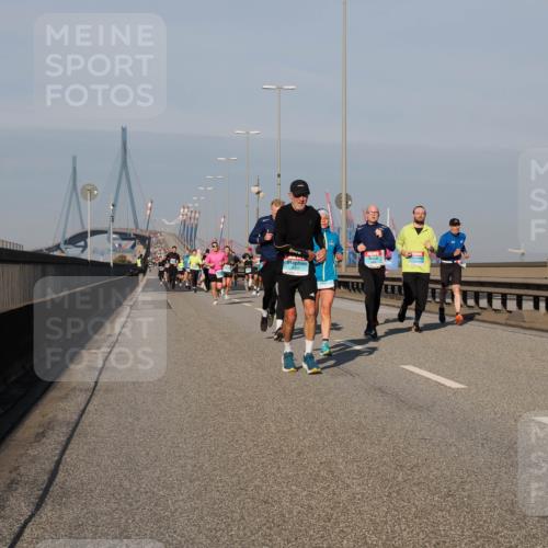 03.10.2025 - Köhlbrandbrückenlauf Fabian Wolf http://msf.ph/oto/9032679 03.10.2025 09:46:48 Position 3 3307 meine-sportfotos.de