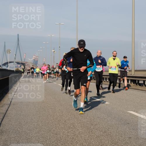 03.10.2025 - Köhlbrandbrückenlauf Fabian Wolf http://msf.ph/oto/9032703 03.10.2025 09:46:49 Position 3  meine-sportfotos.de