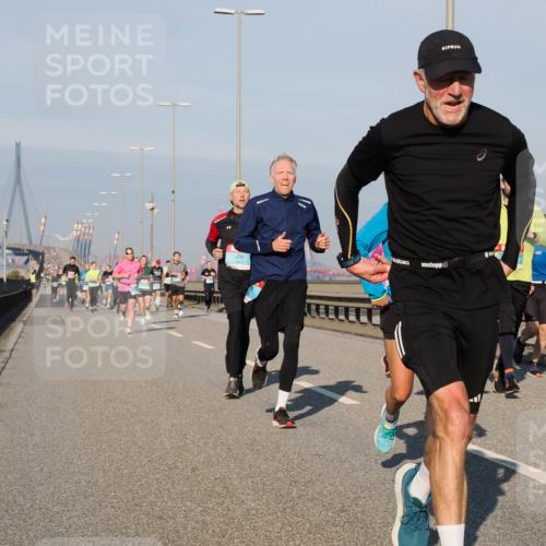 03.10.2025 - Köhlbrandbrückenlauf Fabian Wolf http://msf.ph/oto/9032740 03.10.2025 09:46:51 Position 3 10 meine-sportfotos.de