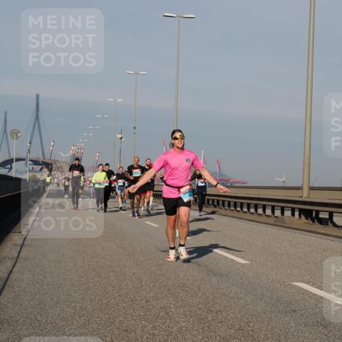 03.10.2025 - Köhlbrandbrückenlauf Fabian Wolf http://msf.ph/oto/9032802 03.10.2025 09:46:56 Position 3  meine-sportfotos.de
