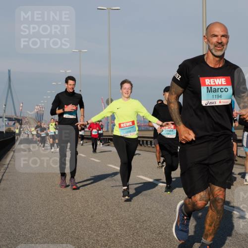 03.10.2025 - Köhlbrandbrückenlauf Fabian Wolf http://msf.ph/oto/9032947 03.10.2025 09:47:04 Position 3 1110, 1043, 1194 meine-sportfotos.de