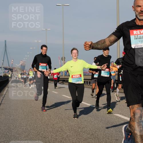 03.10.2025 - Köhlbrandbrückenlauf Fabian Wolf http://msf.ph/oto/9032953 03.10.2025 09:47:04 Position 3 1368, 1110, 1043, 1194 meine-sportfotos.de
