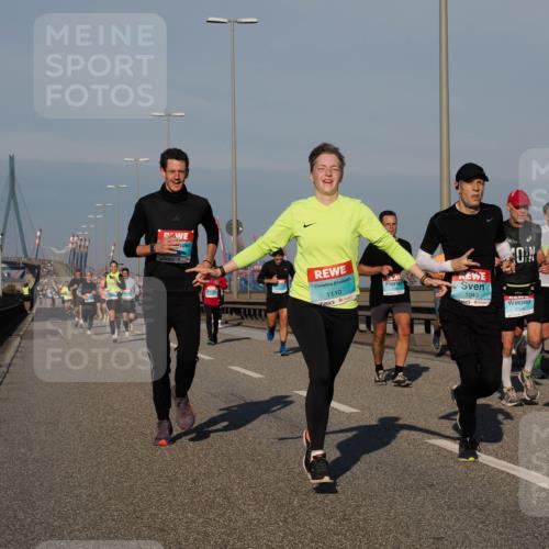 03.10.2025 - Köhlbrandbrückenlauf Fabian Wolf http://msf.ph/oto/9032956 03.10.2025 09:47:04 Position 3 1110, 1043, 3264, 2989 meine-sportfotos.de